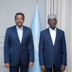 Madaxweynayaashii Hore Shariif Sheekh Axmed iyo Farmaajo oo Kulan Ku Leh Hoyga Shariif Sheekh Axmed